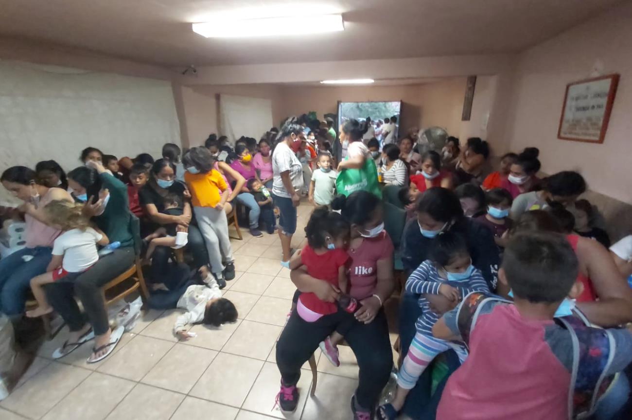 ¿Cuántos migrantes recibe al día el albergue San Juan Bosco?