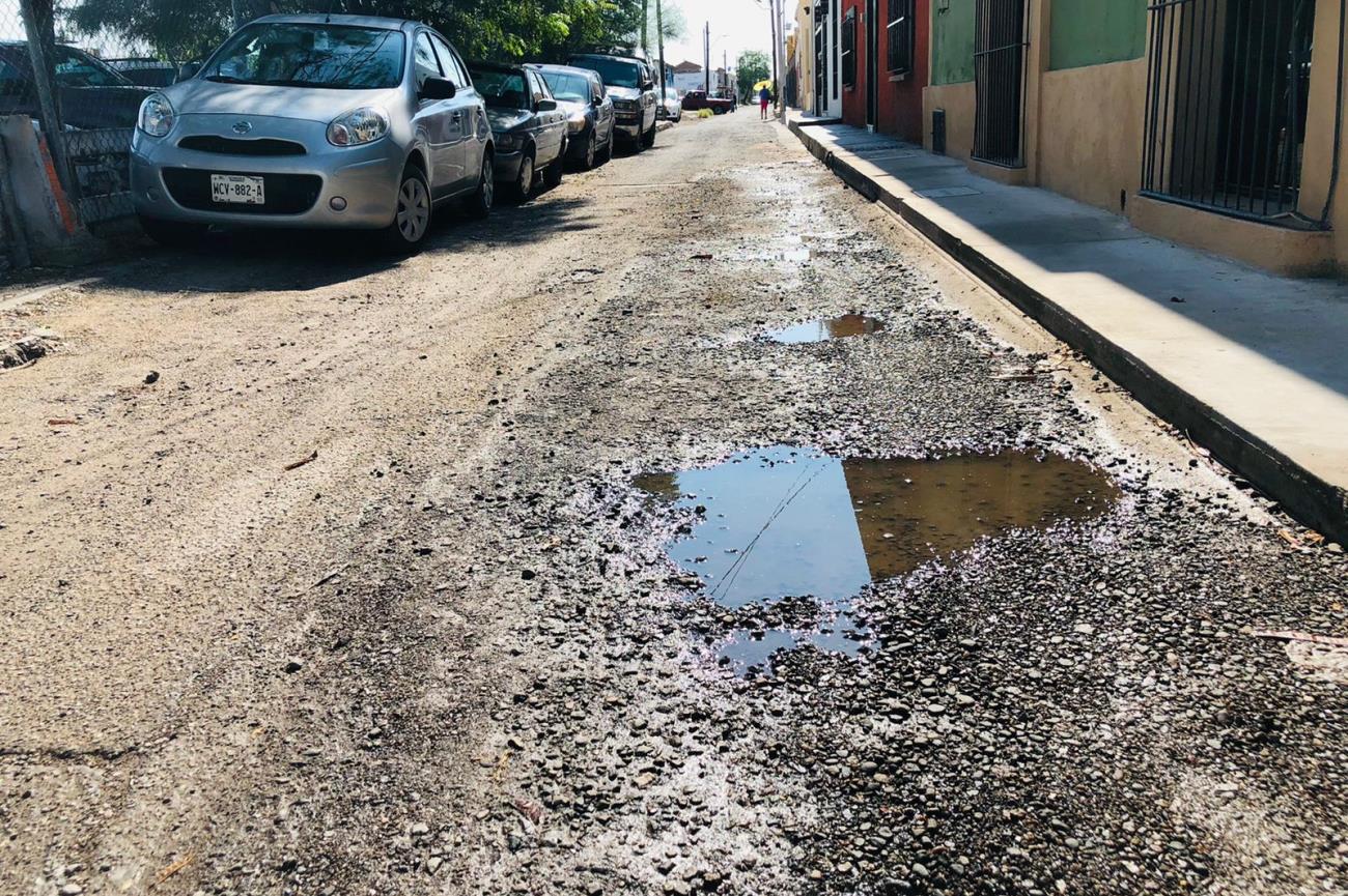 No tenemos idea de qué material utilizaron para tapar los baches porque no duró nada