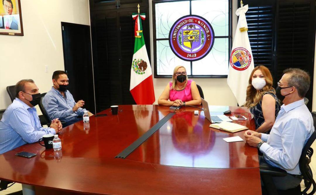 María Rita Plancarte se reúne con el Colegio de Contadores Públicos de Sonora
