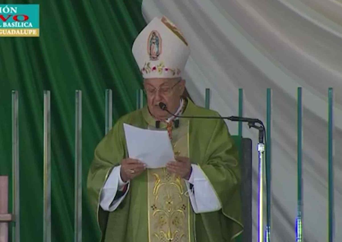 Cardenal Sandri llega a celebración de Independencia