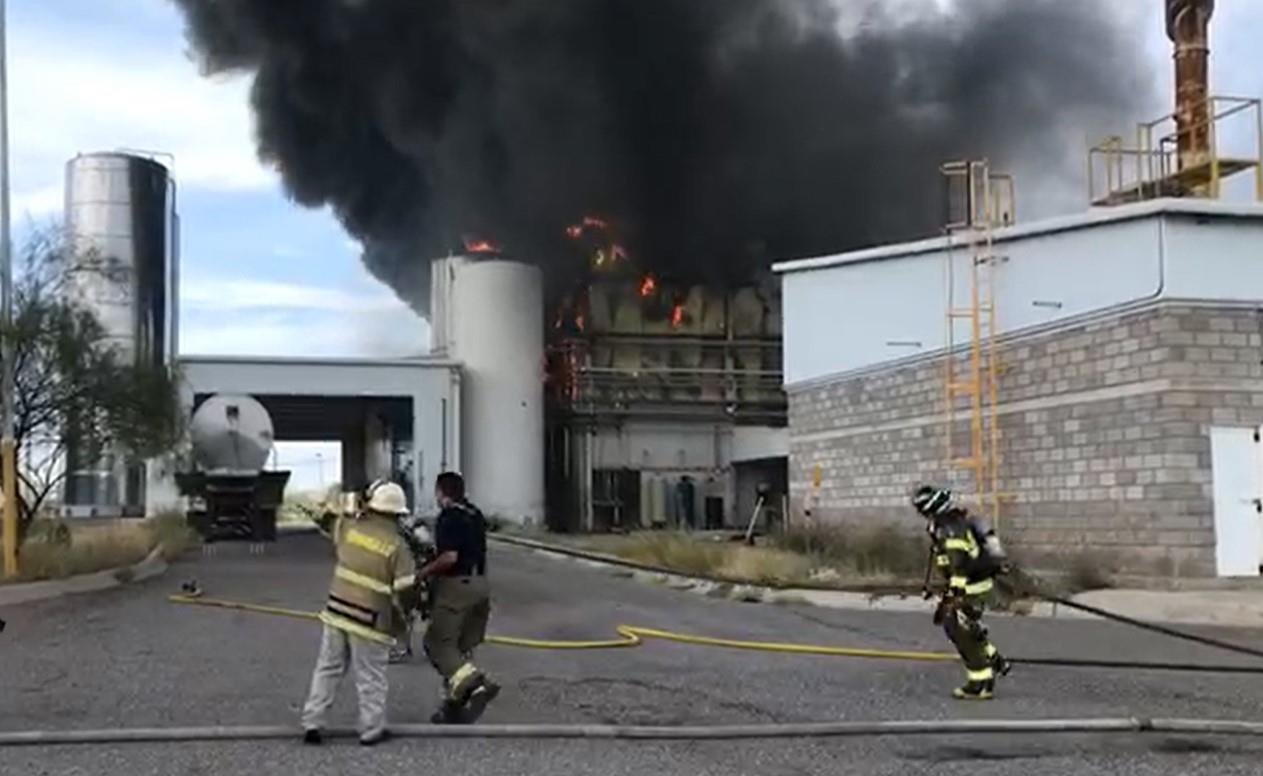 VIDEO - Se incendia almacén en el Parque Industrial de Hermosillo