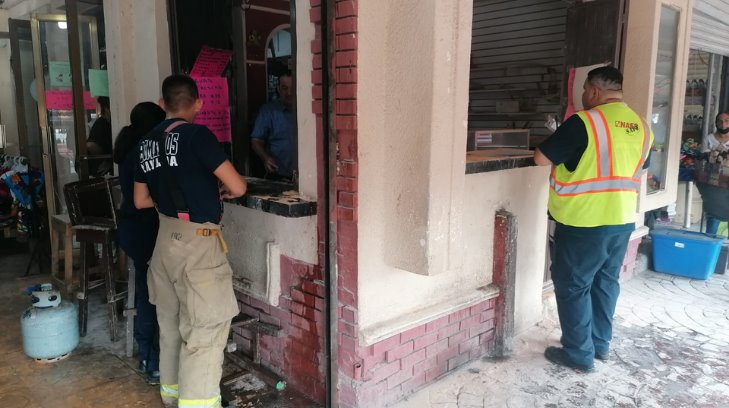 Fuga de gas ocasiona incendio en un local del Mercado Municipal de Navojoa