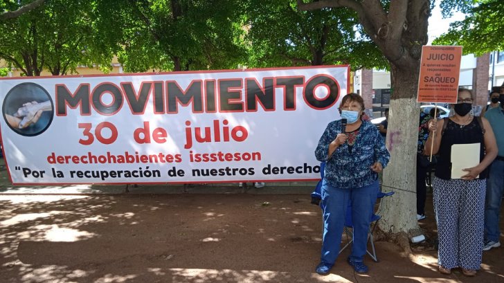 VIDEO | Derechohabientes del Isssteson se manifiestan por pensiones atrasadas