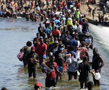 EU inicia deportación de haitianos desde Texas