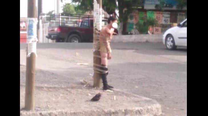 Por rata dejan a joven desnudo y amarrado a un poste en Ciudad Obregón