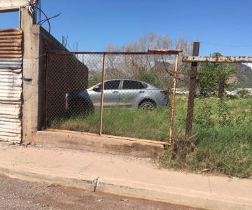 Se roba el carro de su ex, inicia persecución y se estrella contra una barda en Guaymas