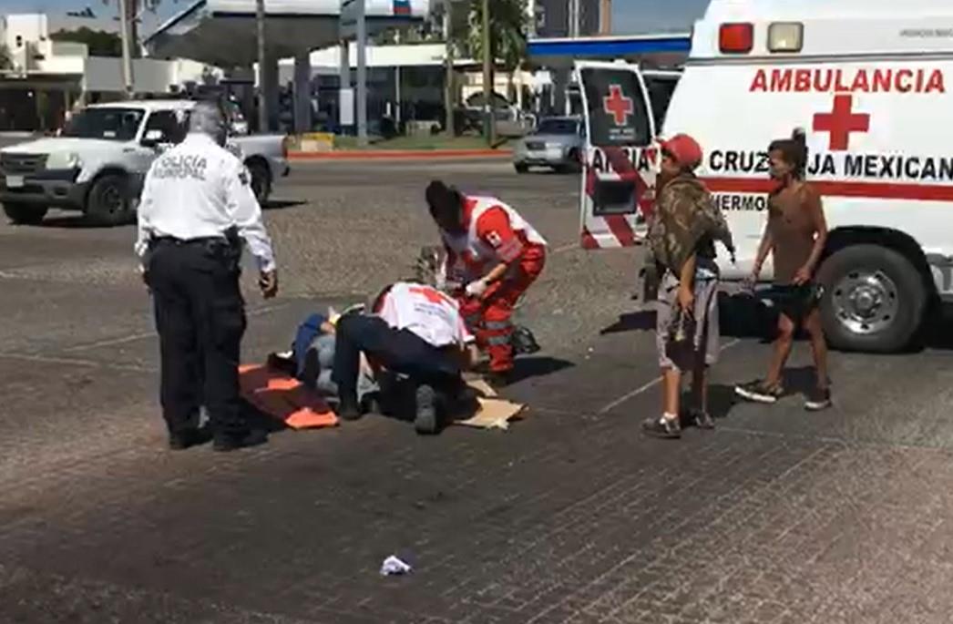 Video | Taxista atropella a persona en bicicleta al oriente de Hermosillo