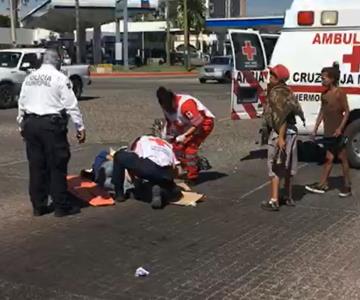 Video | Taxista atropella a persona en bicicleta al oriente de Hermosillo