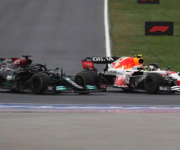 Checo Pérez y Lewis Hamilton protagonizan una batalla en Turquía