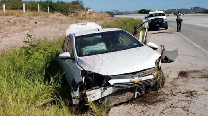 Registran fuerte choque en la carretera Guaymas-Hermosillo; el conductor abandonó el vehículo