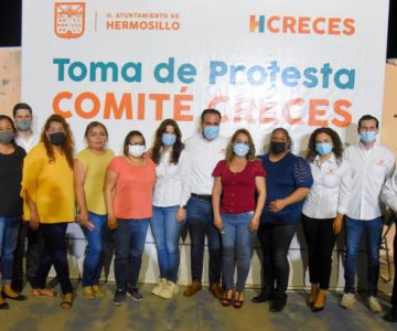 Antonio Astiazarán toma protesta de 6 nuevos Comités CRECES en Pueblitos
