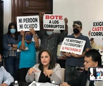 Ciudadanos irrumpen sesión de cabildo en Guaymas