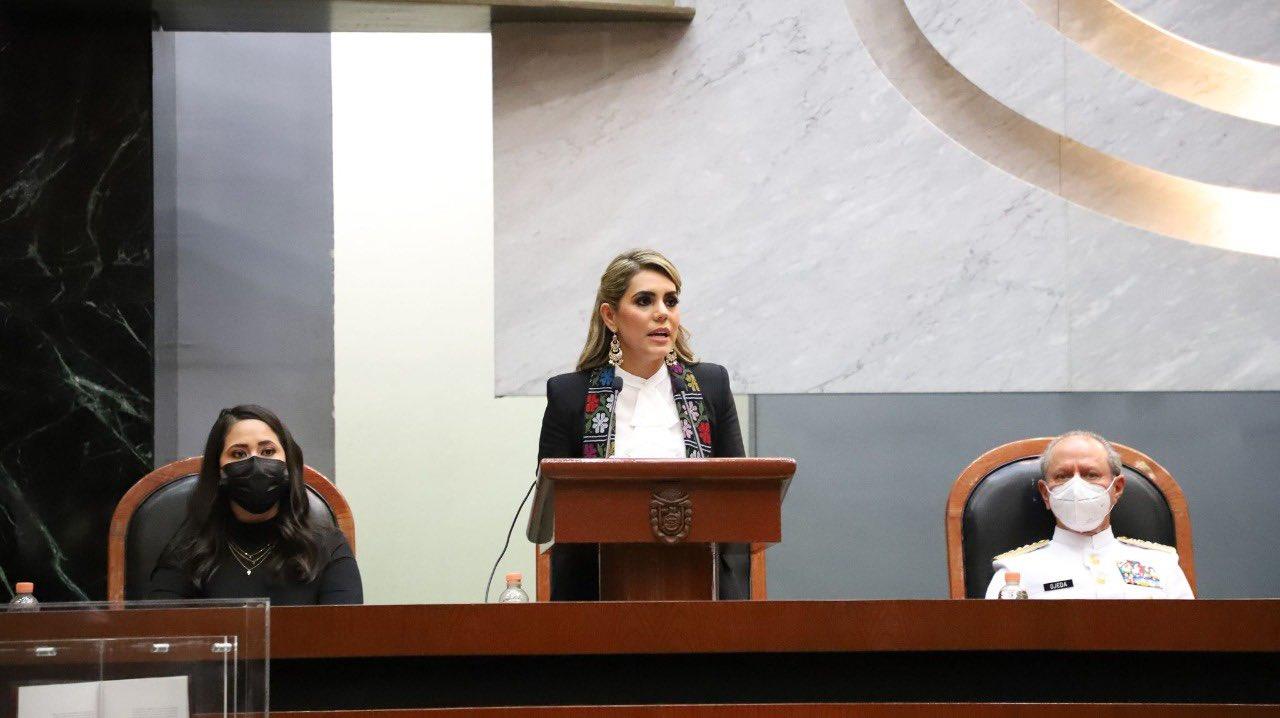 Presenta Evelyn Salgado a su gabinete para gobernar Guerrero