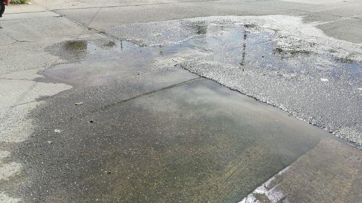 Comercios del Centro viven entre agua de drenaje