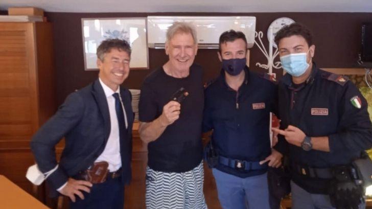 Turista devuelve su tarjeta de crédito a Harrison Ford en Silicia