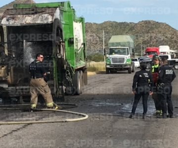 Registran incendio de un camión de basura al norte de Hermosillo