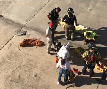 VIDEO - Rescatan a hombre que cayó y se lesionó practicando rappel en Hillo