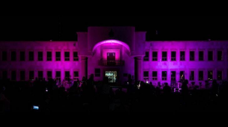 Palacio de Cajeme se torna color rosa durante el mes de octubre