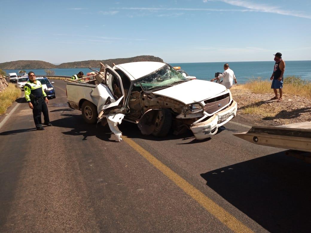 ¡Se salvó por un pelito! Conductor resulta ileso en aparatoso choque en Guaymas