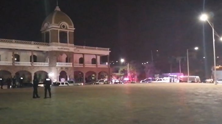 VIDEO | Agresión armada en el Palacio Municipal de Guaymas activa Código Rojo; hay 3 muertos