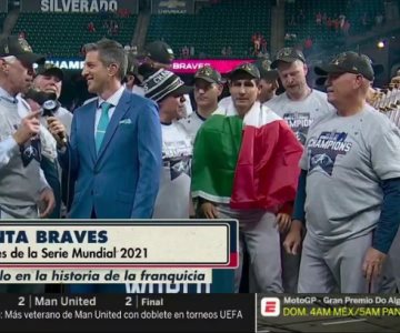 Este es el mexicano que ganó la Serie Mundial con los Braves y levantó con orgullo nuestra bandera