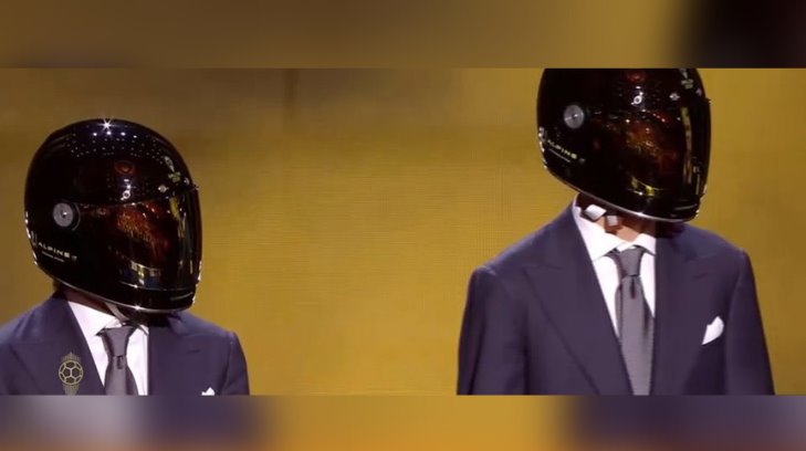 ¿Volvió Daft Punk? Misteriosos personajes hacen aparición pública y los fans estallan (VIDEO)