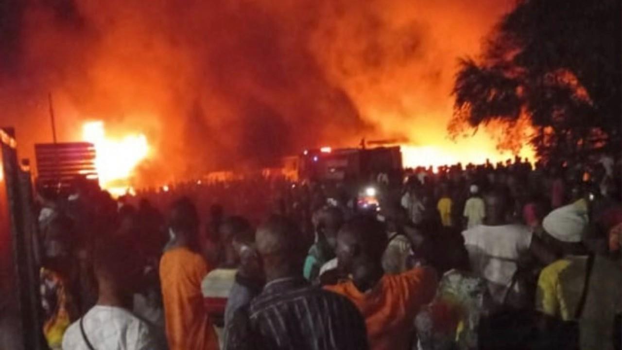 Explosión de pipa en Sierra Leona deja 99 muertos y más de 100 heridos