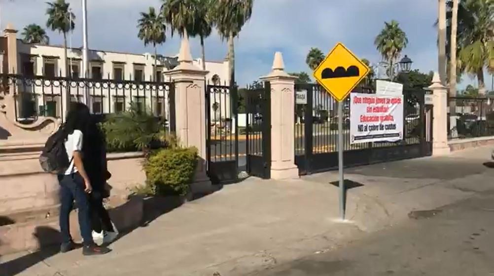 Staus cierra accesos a la Universidad de Sonora en protesta a la Ley 4