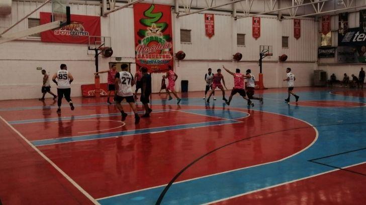 Organizan torneo de basquetbol para apoyar a joven con gastos médicos contra el cáncer
