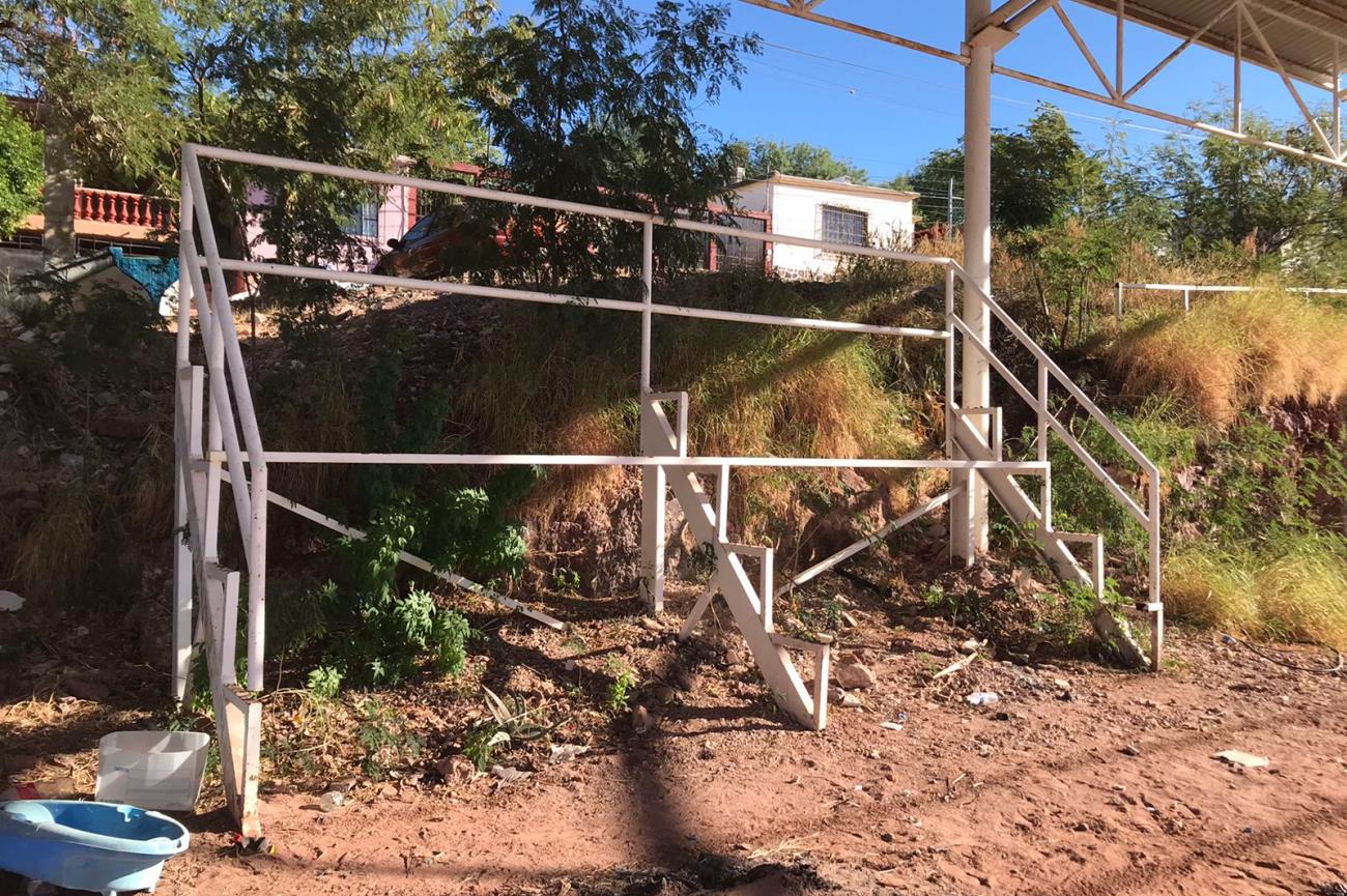 ¡Se llevaron hasta las gradas! Amantes de lo ajeno hacen de las suyas en cancha deportiva de Guaymas