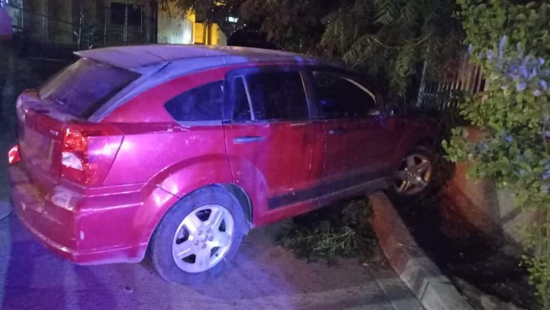 Se pasó el alto y ocasionó aparatoso choque en Guaymas