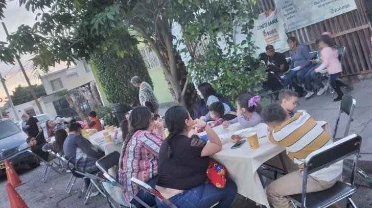 Alberto y Jazmín quieren llevar un feliz Año Nuevo a personas de la calle, pero necesitan tu ayuda