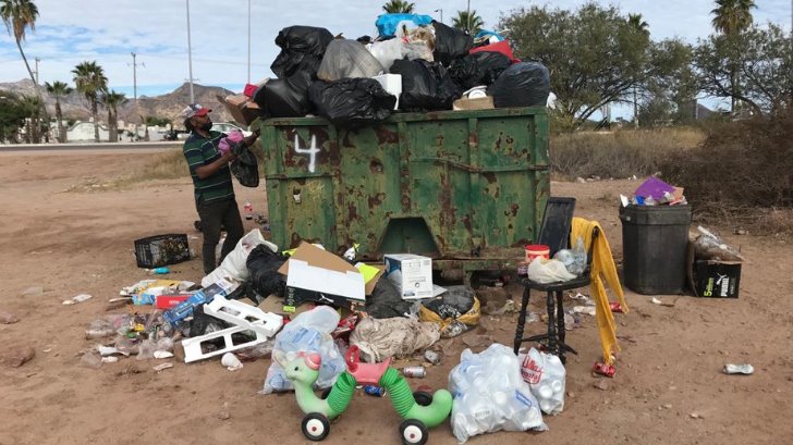 Guaymas y San Carlos se ahogan en basura mientras esperan los camiones recolectores