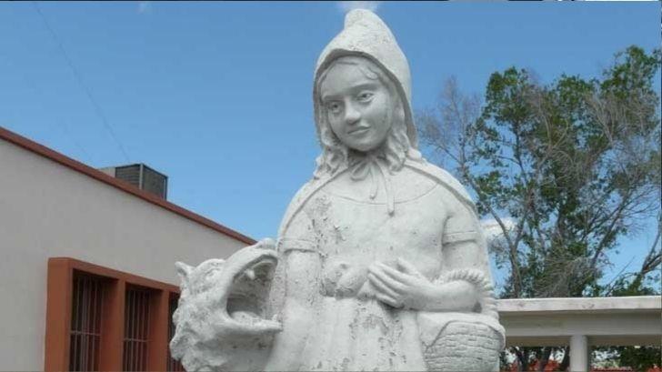 Uno de los cuatro monumentos de Caperucita Roja que existen en el mundo está en Hermosillo