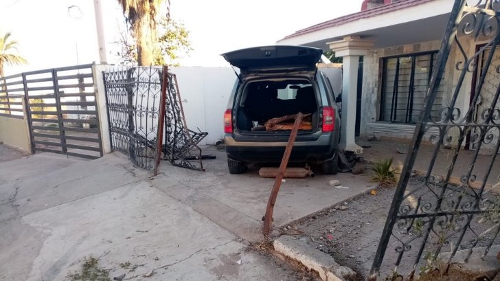 Pensaron que era Santa; navojoense choca contra una casa en navidad