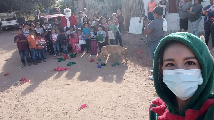 Pareja navojoense lleva una feliz navidad a niños de escasos recursos