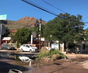 Vecinos de Guaymas denuncian su hartazgo: han vivido tres años con una fuga de aguas negras