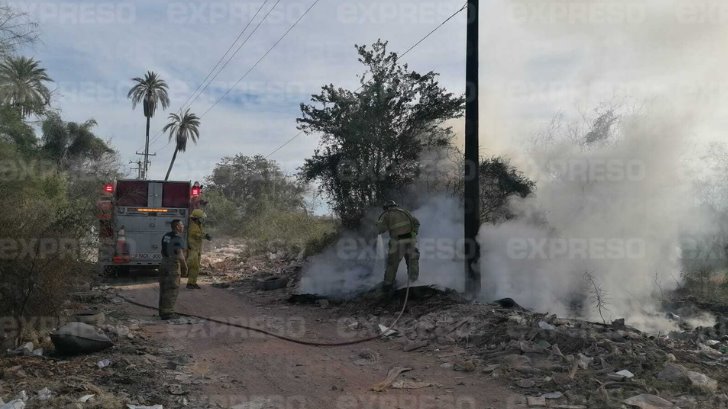 Bomberos de Navojoa logran apagar un incendio provocado intencionalmente