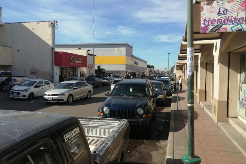 Llega diciembre y reaparece el clásico no hay dónde estacionarse en el Centro