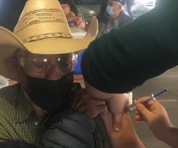 Anuncian fecha de vacunación de refuerzo para adultos mayores en Nogales