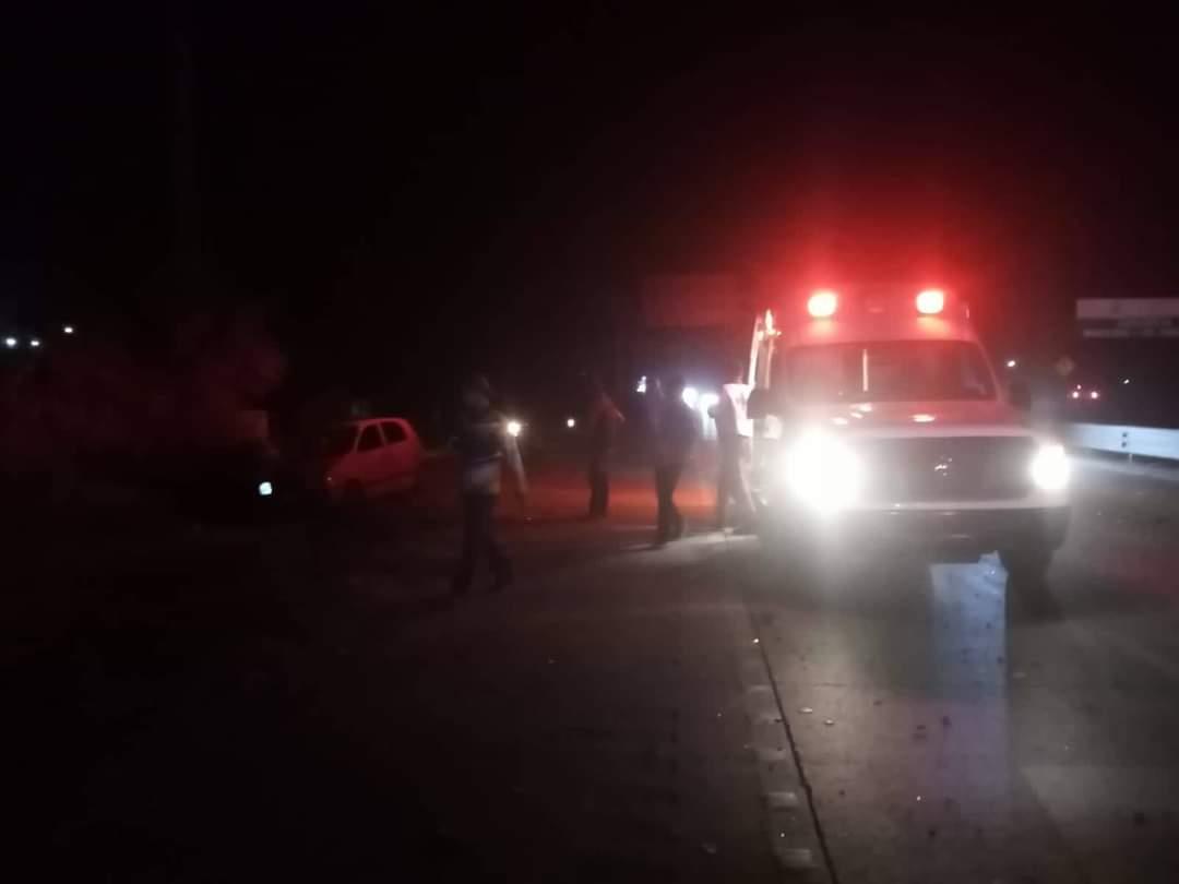 Aparatoso choque en carretera de Navojoa deja como saldo dos mujeres lesionadas