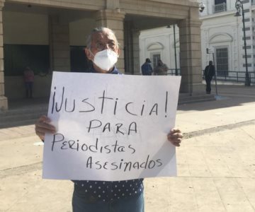 No se mata la verdad: periodista pide justicia a las puertas del Palacio de Gobierno