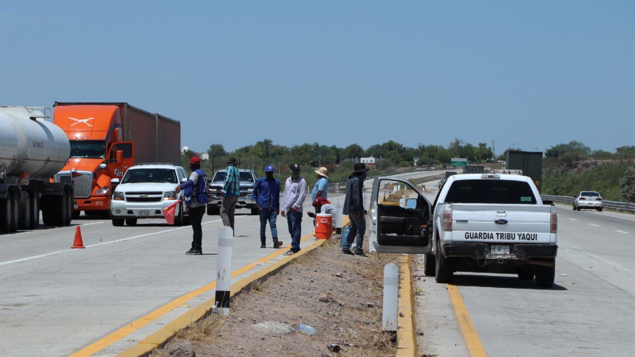 Alistan transportistas paro para exigir eliminación de bloqueos yaquis en carretera federal