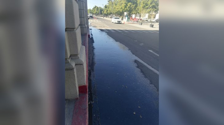 ¡Ni porque está en el Ayuntamiento! Agua de Hermosillo ignora fuga de agua potable
