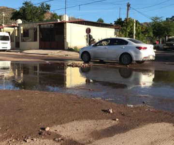 No podemos vivir así; aguas negras enferman a vecinos de Guaymas