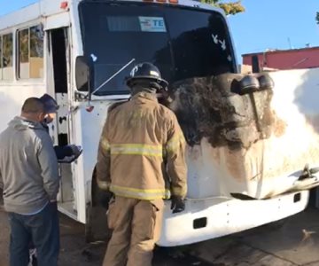 VIDEO | Se incendia camión de transporte de empleados al norte de Hermosillo