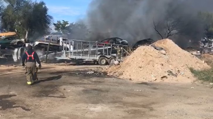 VIDEO | Se incendia yunke al norte de Hermosillo