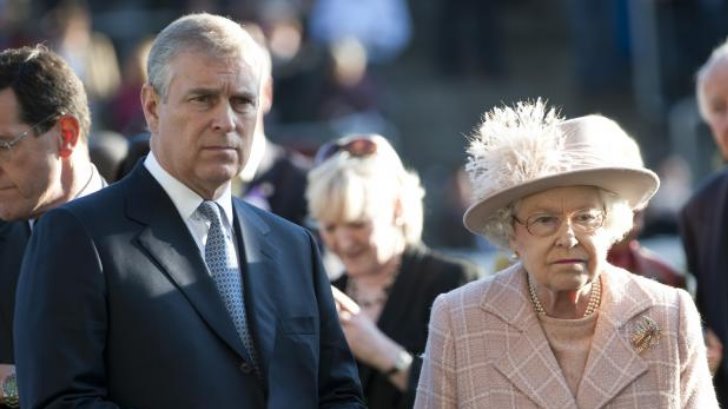 Reina Isabel II le quita títulos reales al Príncipe Andrés por caso de abuso
