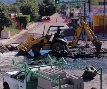 Colapso de tuberías podría retrasar remodelaciones de calles en Guaymas