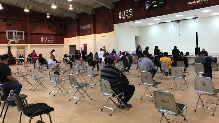 Registran baja afluencia en jornada de vacunación para treintañeros en Hermosillo